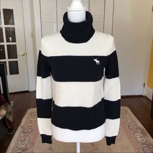 Abercrombie & Fitch Sweater